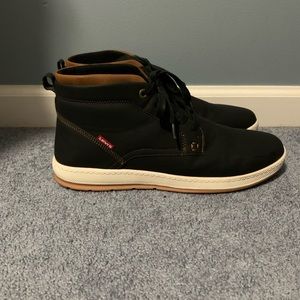Used like new Levi’s Sneaker Boot men’s size 13